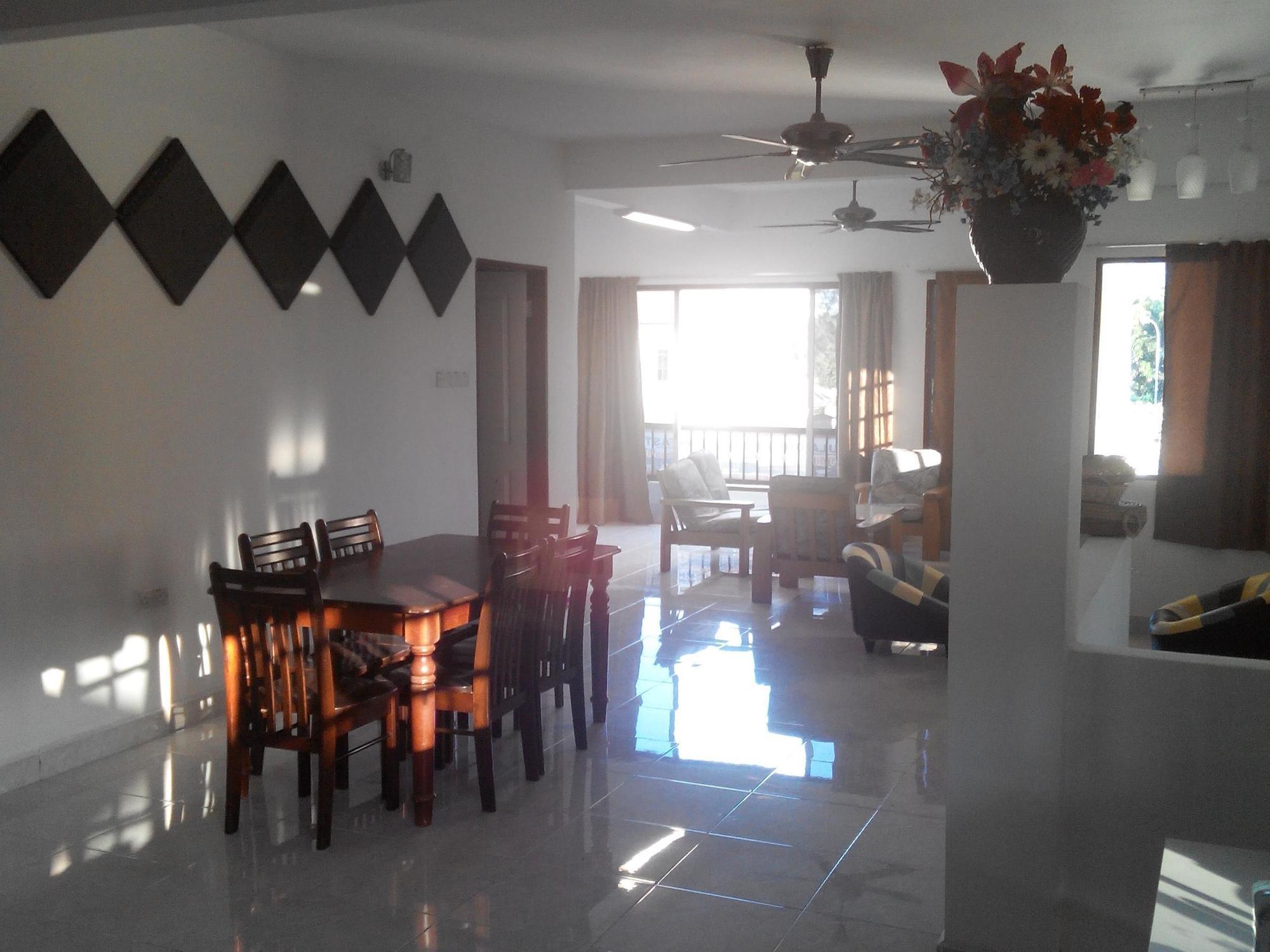 Formula One Bed And Breakfast F1 Sepang Klia Klia2 Kuala Lumpur International Airport Transit Nilai Extérieur photo